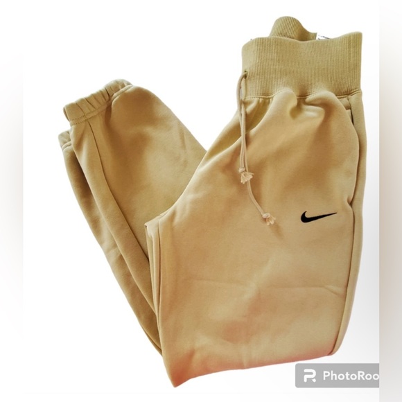 Oversized Nike joggers size XS yellow NWT - Picture 2 of 3